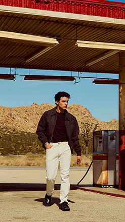 مجموعة مصغّرة من Scotch & Soda  بالتعاون مع سفيرها الأول عالمياً جو جوناس